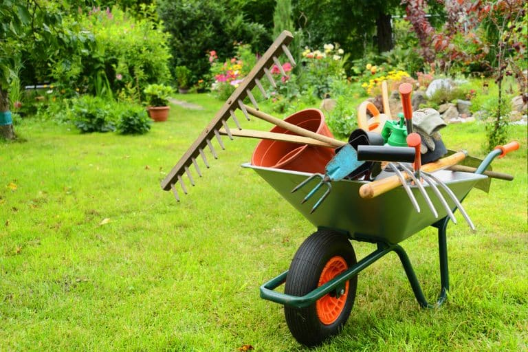 Les équipements pour entretenir un jardin